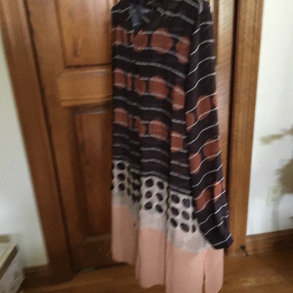Susan Graver Multiple colored tunic and shell - Picture 7 of 8